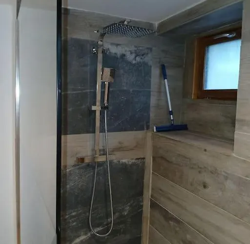 Uros Terrasse Avec Semesterbostad