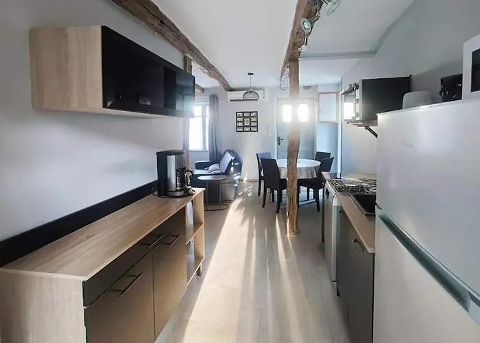 Semesterbostad Uros Terrasse Avec *